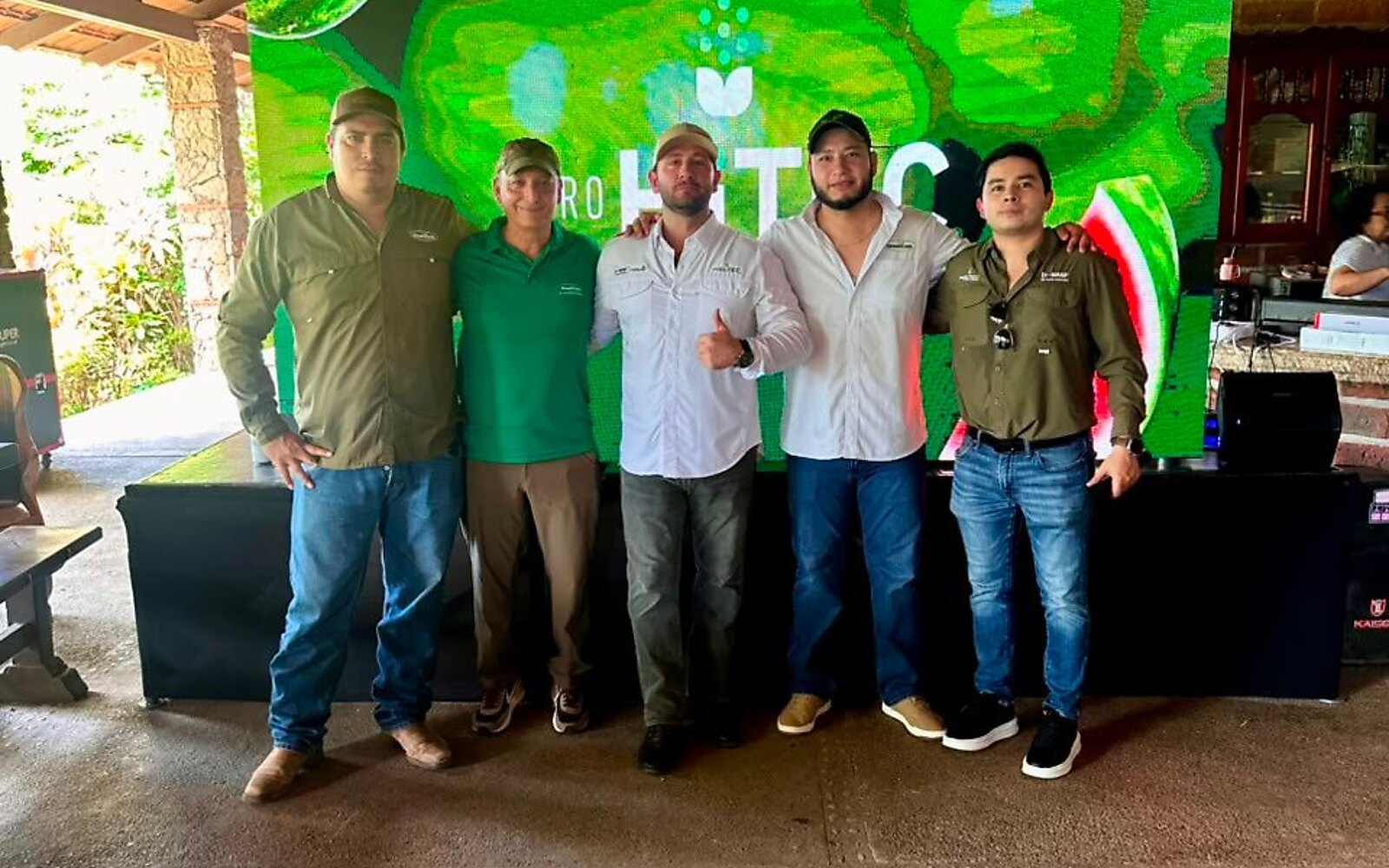 Equipo AgroHiTEC durante una jornada técnica